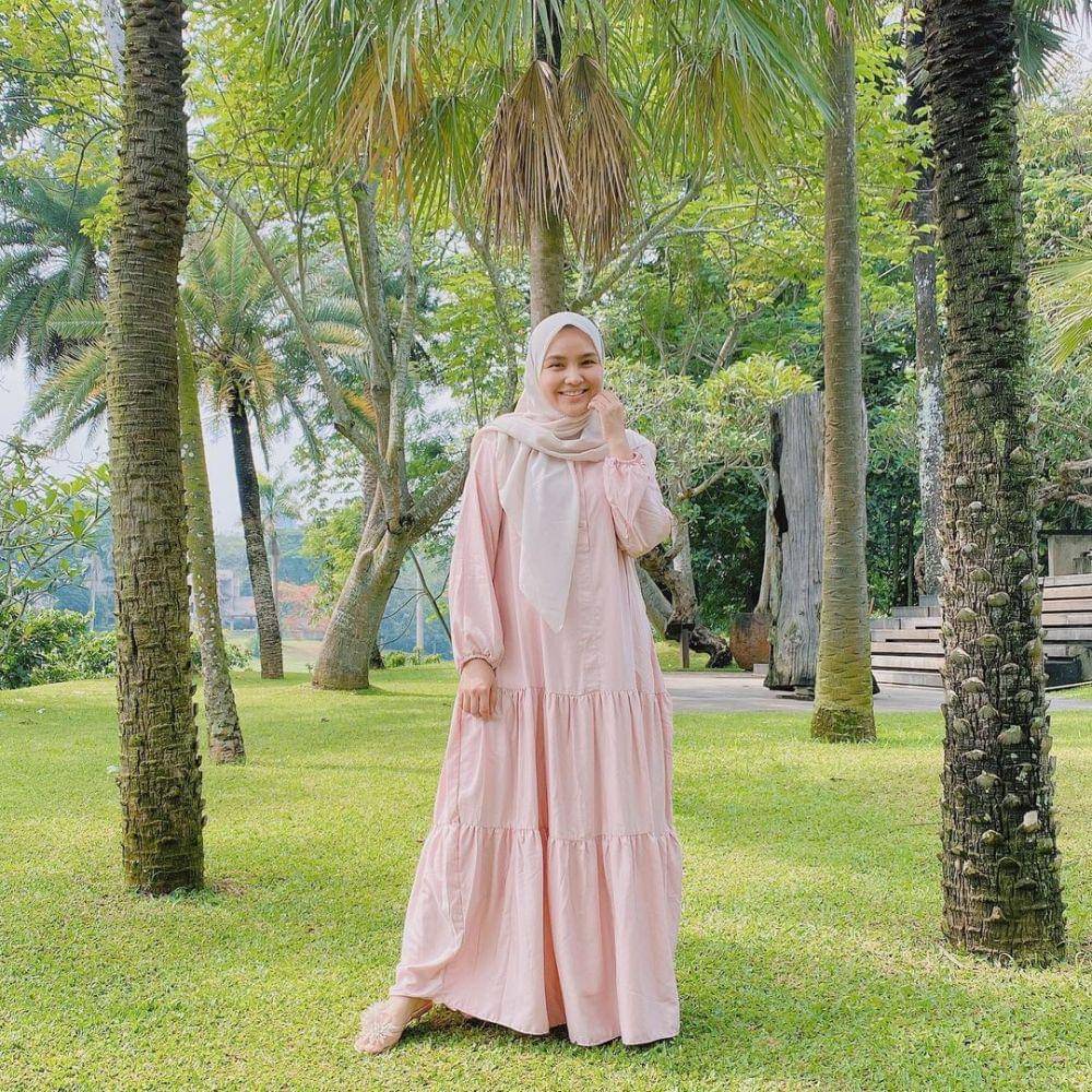 Outfit dress Ria Miranda (instagram.com/riamiranda)